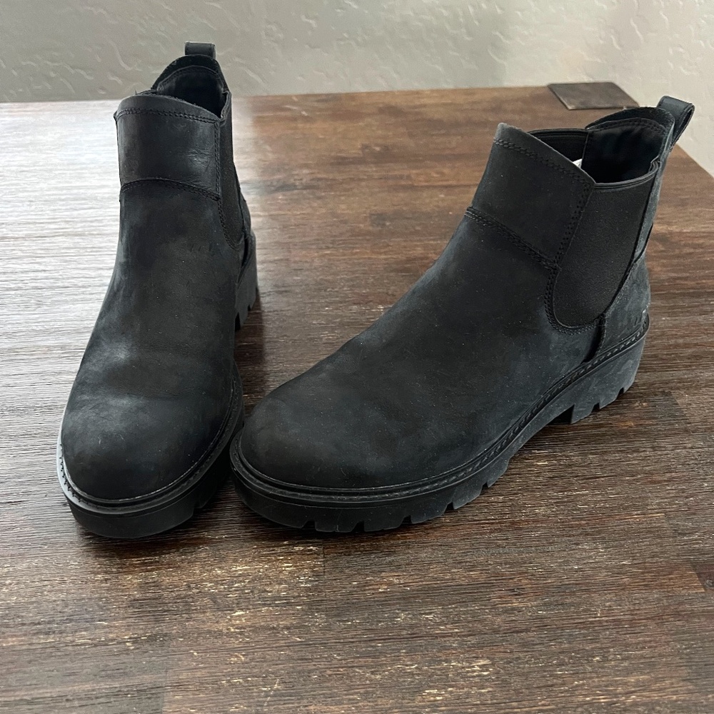UGG Waterproof Black Chelsea Boot Gently Used!